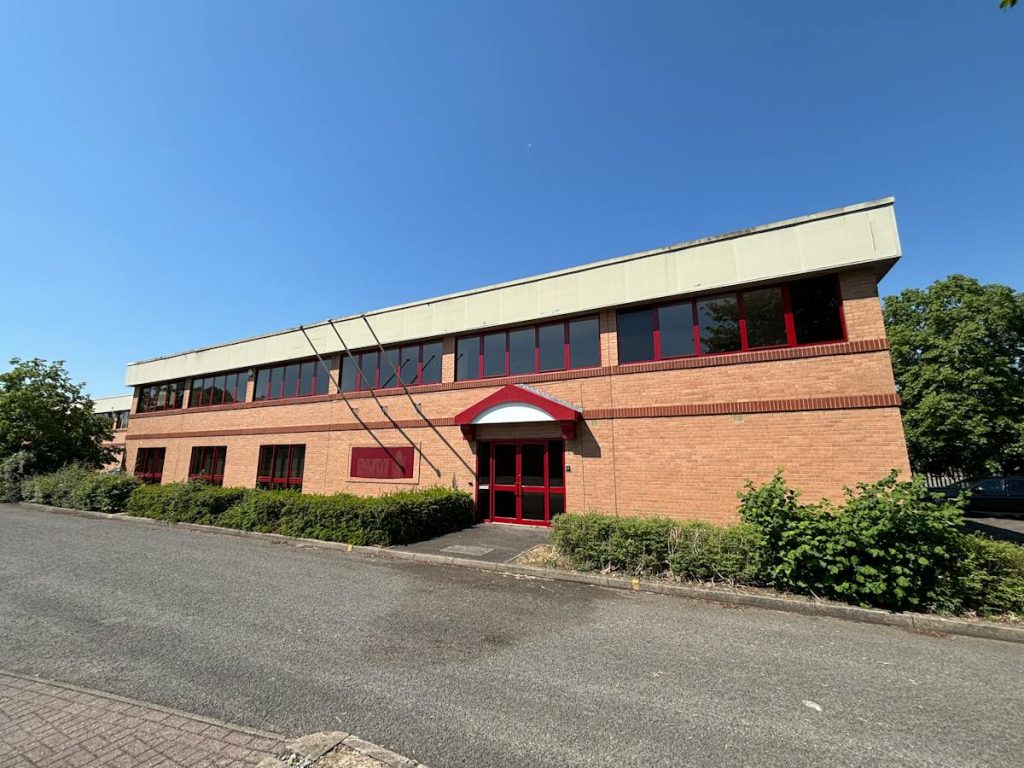 7 Witan Park, Avenue Two, Witney