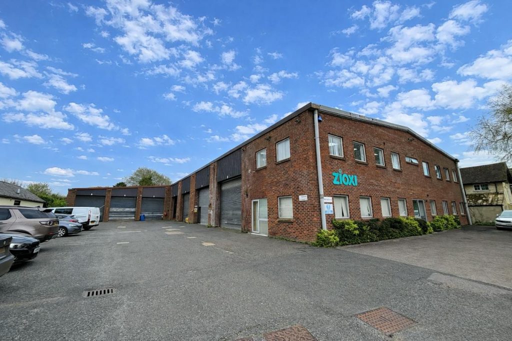 57 High Street, Tetsworth, Thame