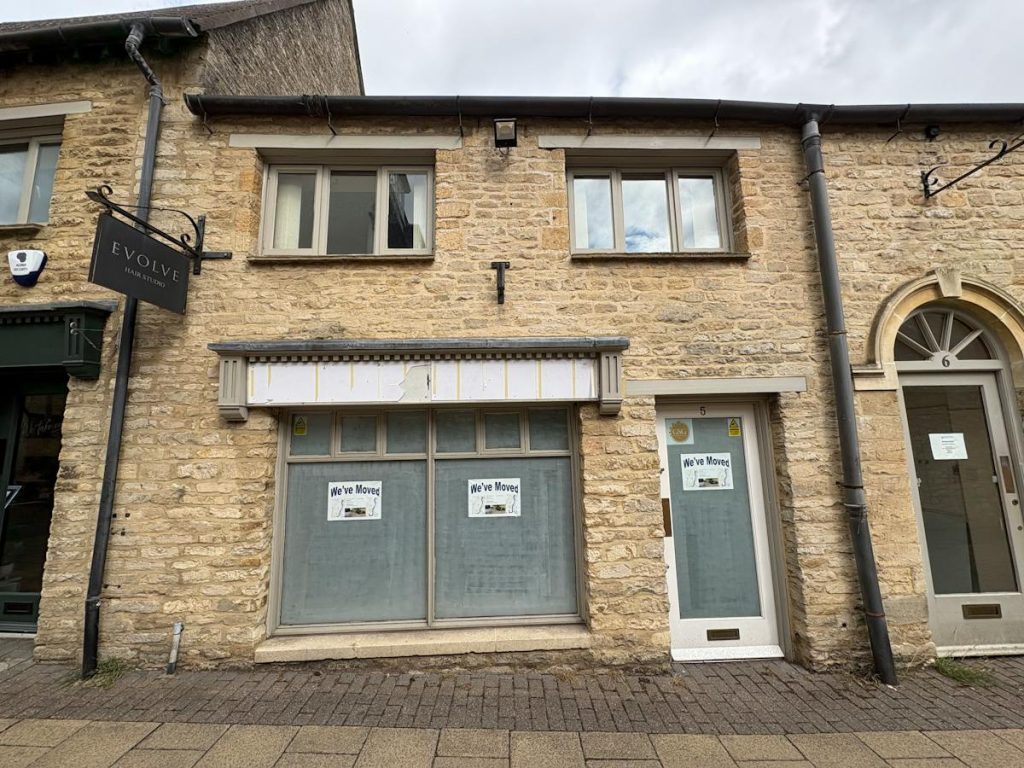 5 Langdale Court, Witney